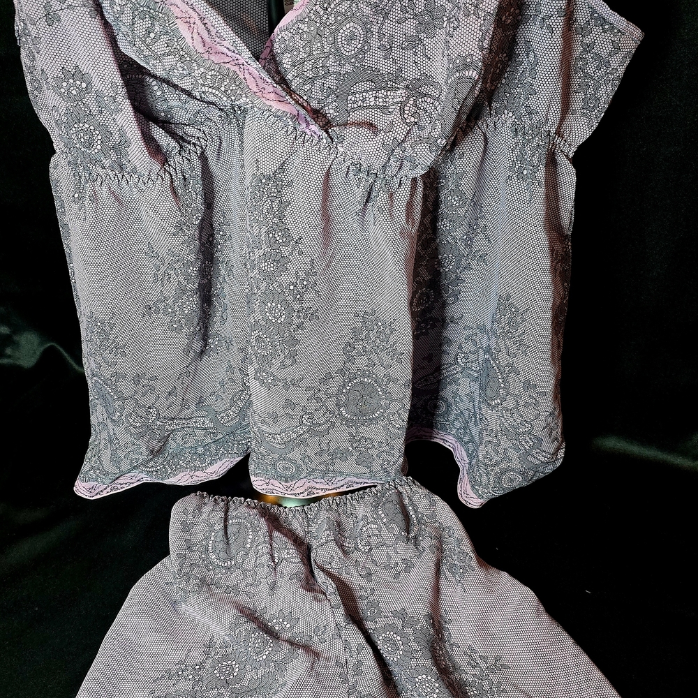 Elegant Lace Skirt Set in Gray and Pink - Picture 4 of 11